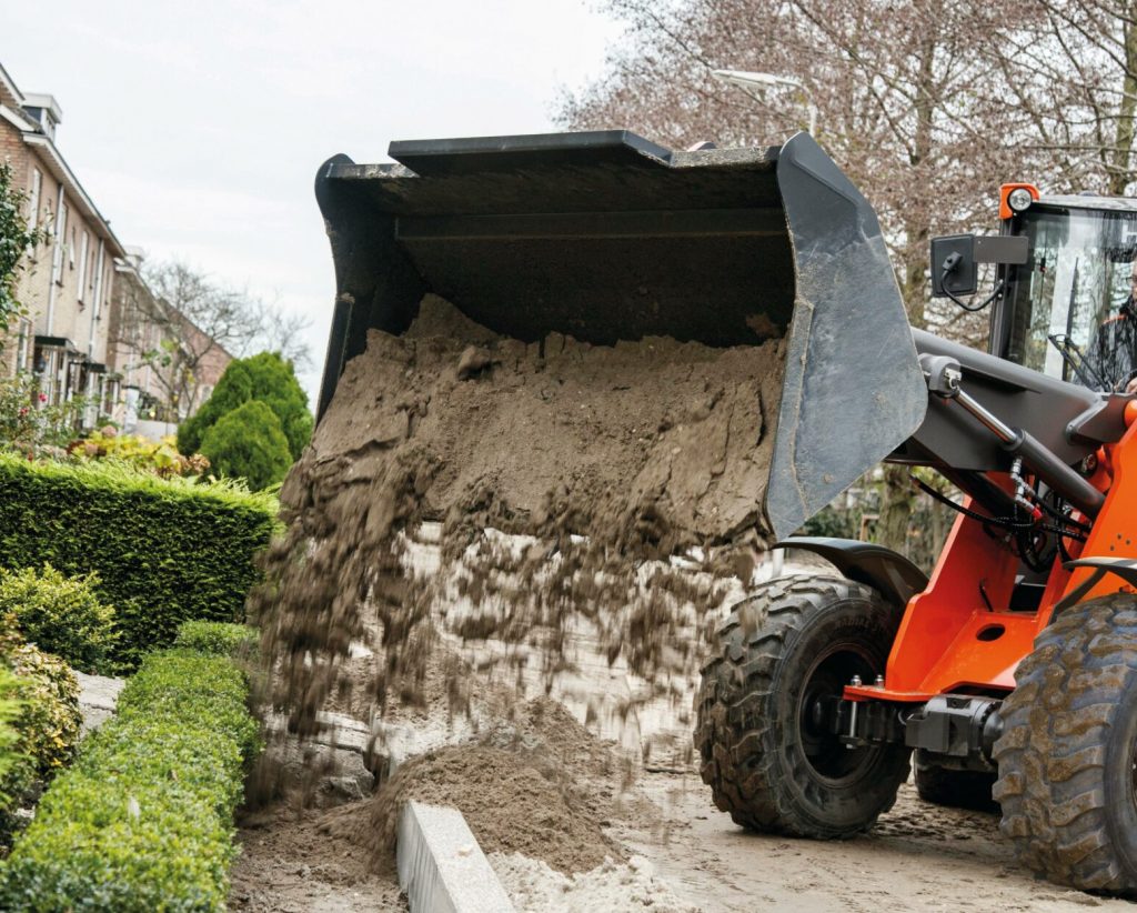 Hitachi ZW75 6 neuer Fender 01